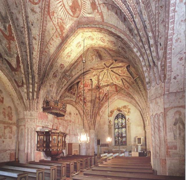 Interiör från Tortuna kyrka. Här måste min farfar ha döpts 1883.